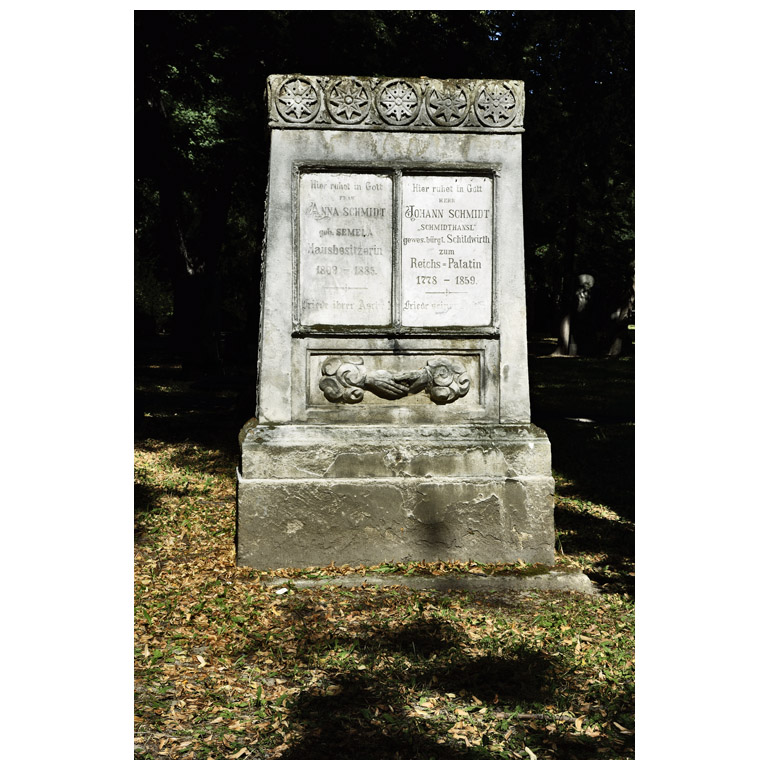 Ondrejsk cintorn - hrobka rodiny Schmidt